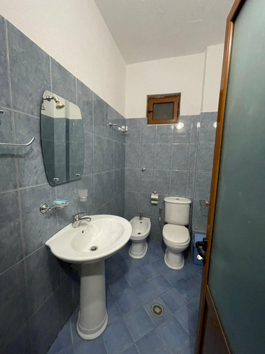Bathroom 3, Vila Vadeha, Pogradecit