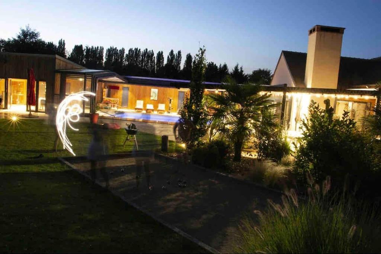 Exterior 6