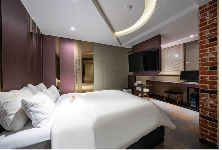 Bedroom 3, Hotel Louize, Songpa