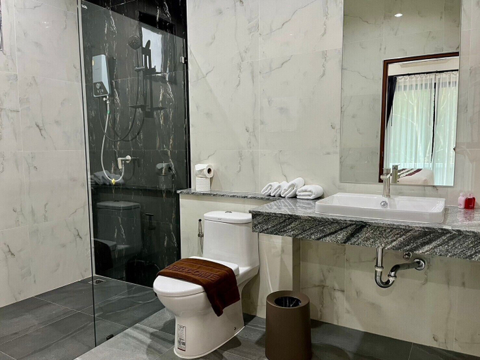 Bathroom 5, Unchan Liveliness Pool Villa, Mueang Krabi