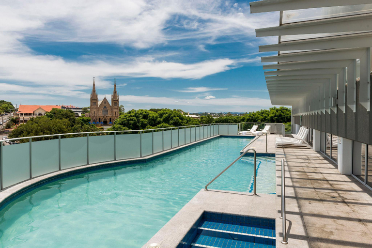 Sport & Beauty 2, Oaks Ipswich Aspire Suites, Ipswich - Central