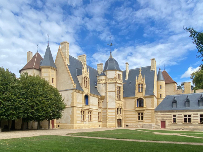 Others 2, Chateau d'Ainay-le-Vieil, Cher