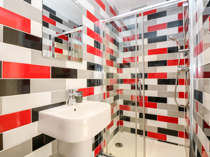 Bathroom 3, Wheal Grey, Cornwall