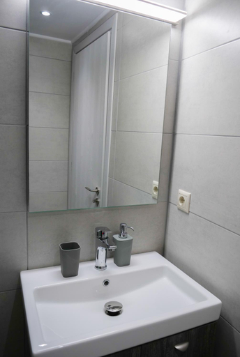 Bathroom 5, Sisaion Suites, Crete