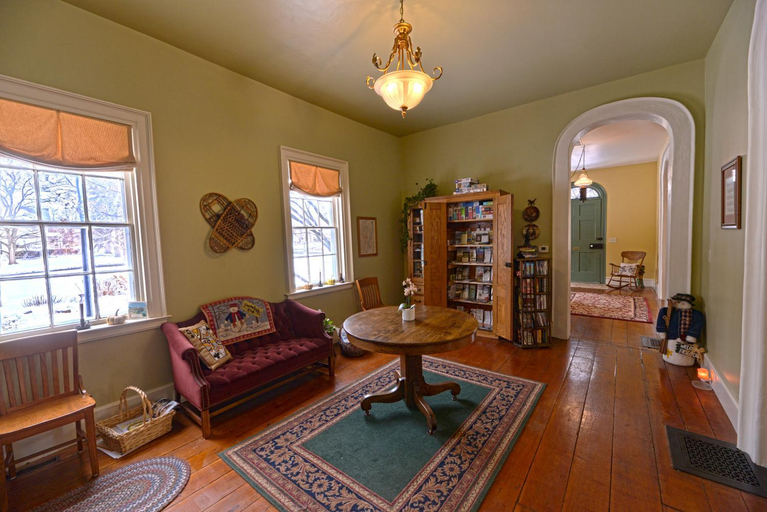 Public Area, B&B at Oliver Phelps, Ontario