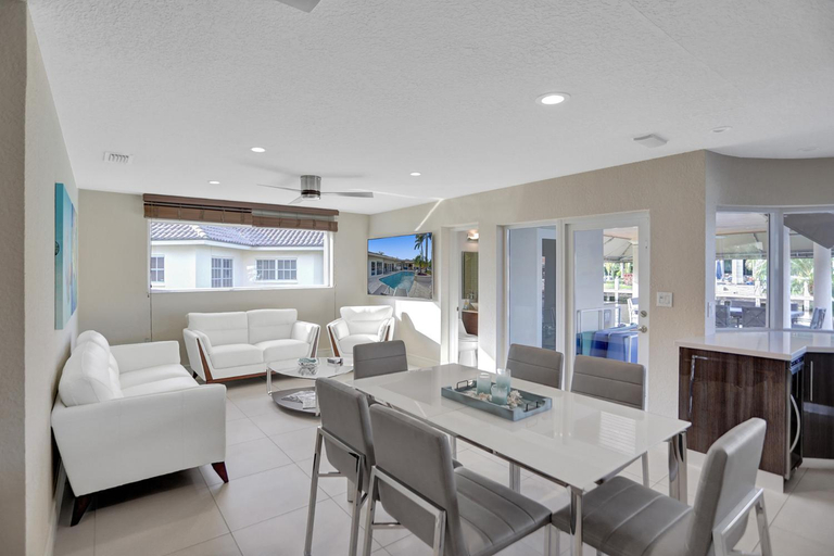 Food & Drinks, Palms by the Sea Villa, Broward