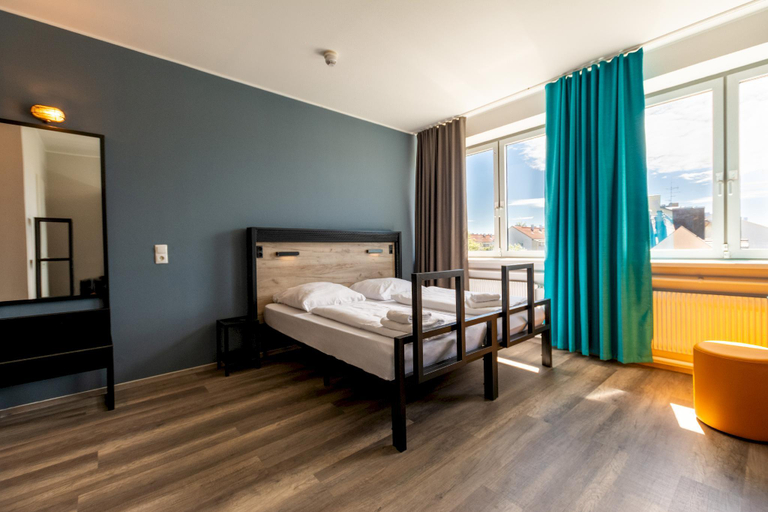 Bedroom 2, a&o Munich Laim, München