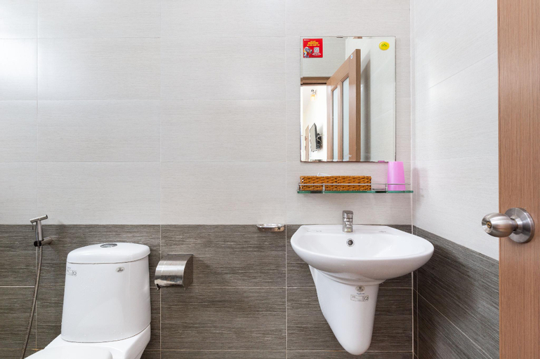 Bathroom 4