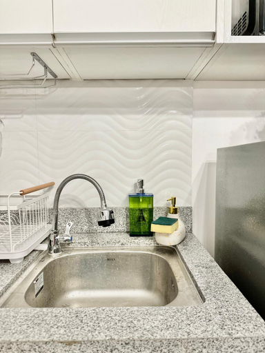 Others 4, Aesthetic One Bedroom Beside SM w Pool, Wifi and Netflix, Cagayan de Oro City