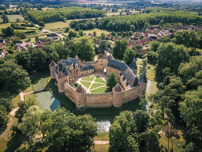 Others 5, Chateau d'Ainay-le-Vieil, Cher