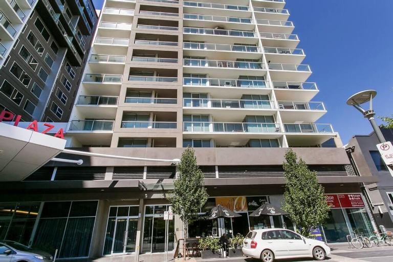 Marble CBD Luxury 2 Bedroom Apt Pool & Parking, Adelaide