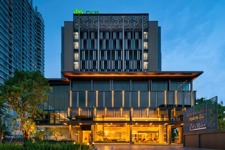 Exterior 4