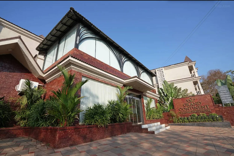 Exterior & Views