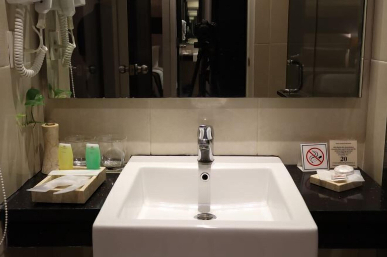 Bathroom 8