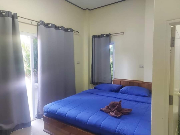 Bedroom, Lung Pod 9 resort, Pathiu