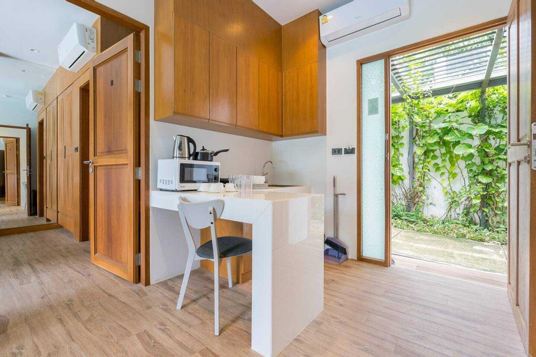 Dining Room 9