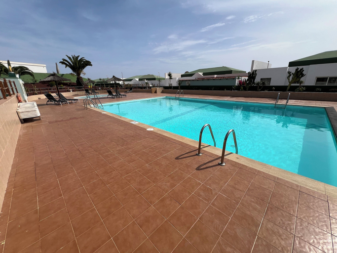 Sport & Beauty 4, Sea View Bungalow with Communal Pool, Las Palmas