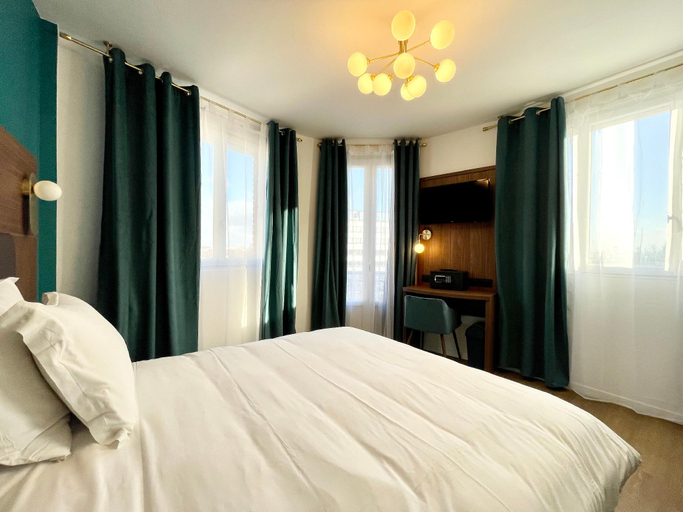 Bedroom 2, Hôtel Le Marignan - Le Havre Centre Gare, Seine-Maritime