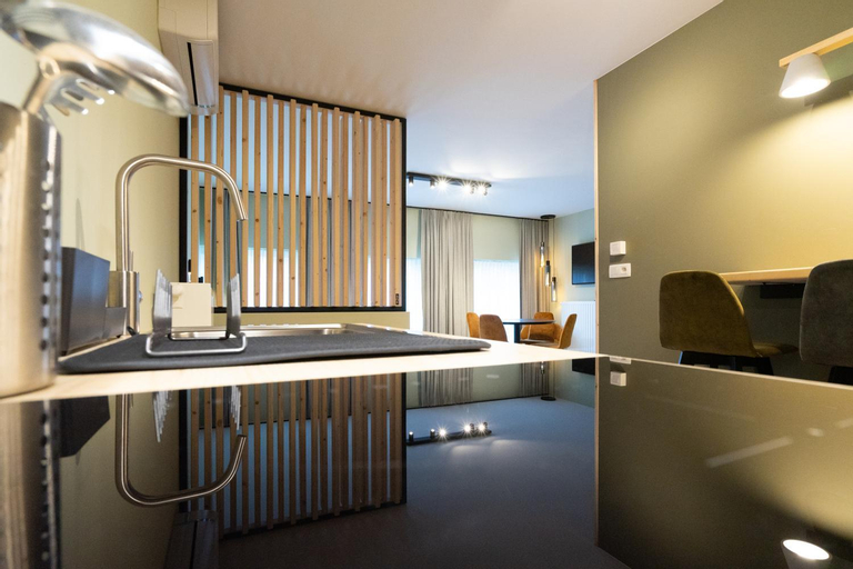 Dining Room 10