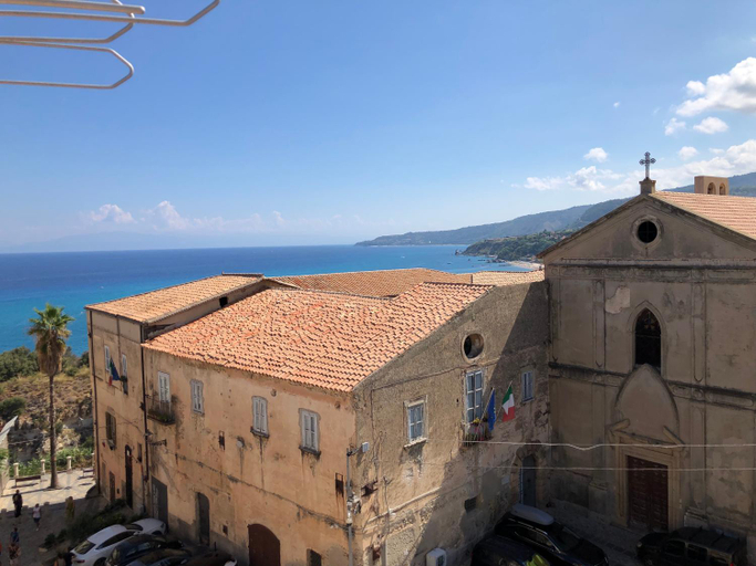 Others 2, Domus Gieffe, Vibo Valentia