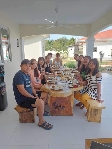 Food & Drinks 2, The Kubo Gardens, San Juan