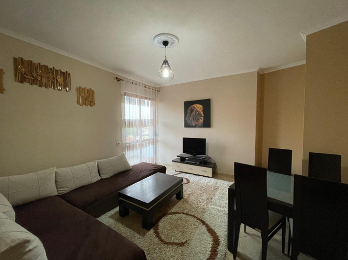 Others 5, Private Rooms 2 - City & Mountain Views & Free Parking & WiFi, Tiranës