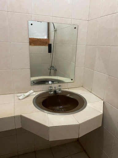 Bathroom 10