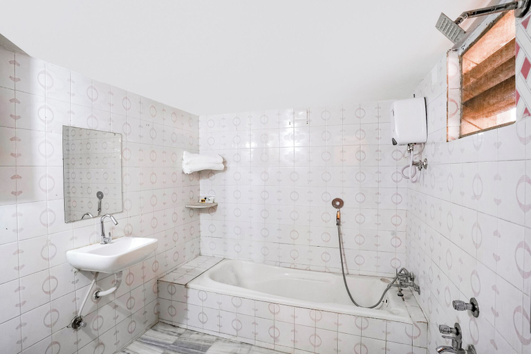 Bathroom 4, Hotel Rest & Peace, Airport, Ahmadabad