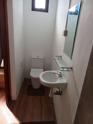 Bathroom 4, City Lodge