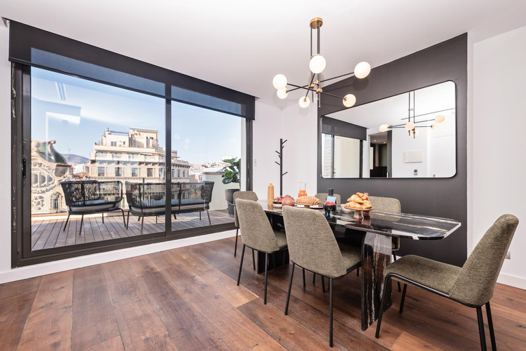 Others 5, Sweett - Casa Palau, Barcelona