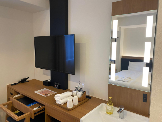 Bedroom 13