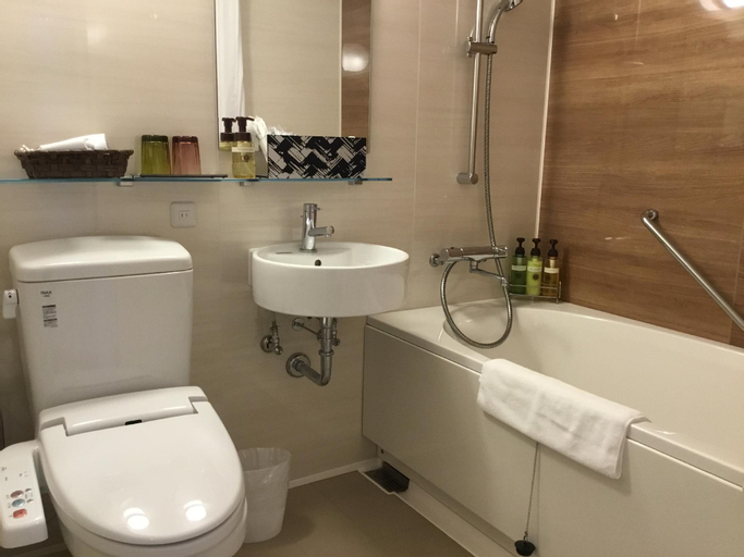 Bathroom 15