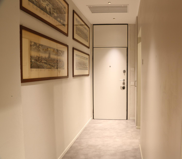 Others 3, Meyland suites centro, Milano