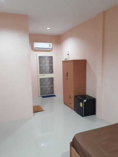 Bedroom 2, Pornsomkit room, Sai Yok