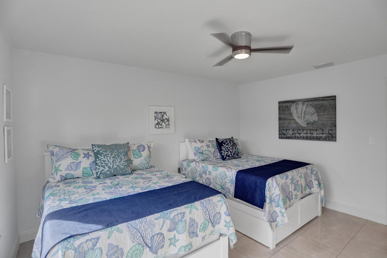 Bedroom 2, Palms by the Sea Villa, Broward