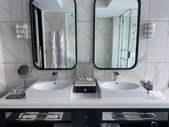 Bathroom 26