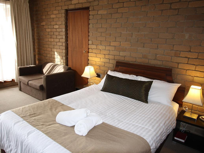 Bedroom 3, Albury Classic Motor Inn, Albury