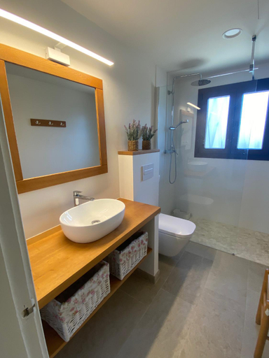 Bathroom 2, Mas Les Oliveres, Tarragona