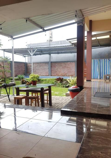 Others 5, REESTY VILLA KOLAM RENANG VIEW GUNUNG dekat ALUN2, Malang