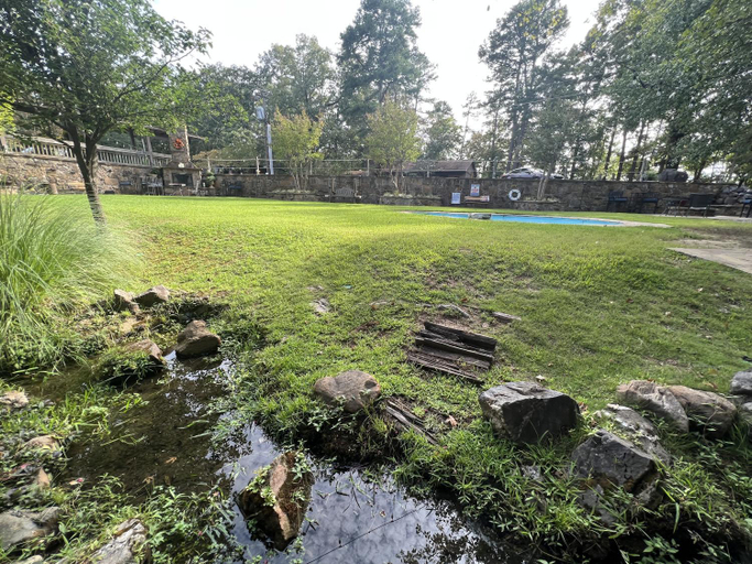 Others 2, SU1 - King Studio with king bed, dining area, sleeper sofa and view of Lake Ouachita, Montgomery