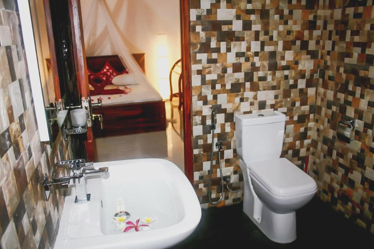 Bathroom 3, Hidden Villa, Hikkaduwa