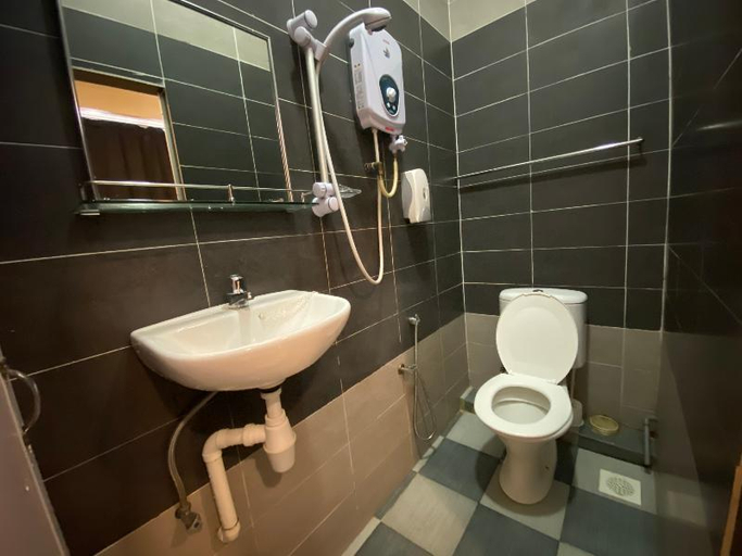 Bathroom 21