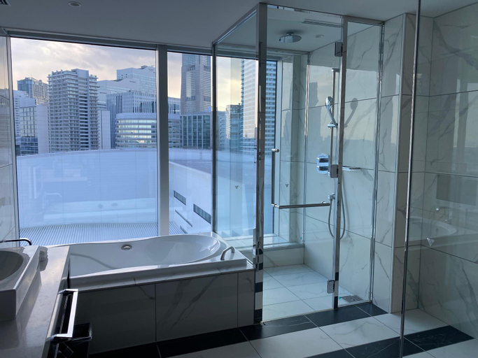 Bathroom 22