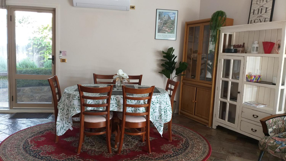Others 5, Sweet Holiday Home by the Golf Course, Canberra