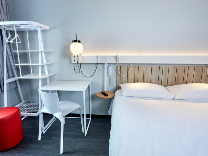 Others 3, ibis Auxerre Centre, Yonne