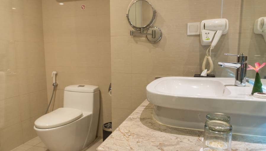 Bathroom 25