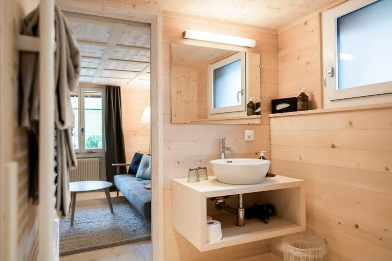 Bathroom 3, Lenk Lodge, Obersimmental