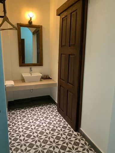 Bathroom 4, The J Break Boutique, Kampot