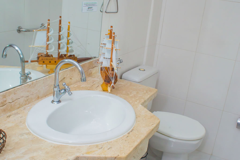 Bathroom 5, Ocean View Hotel, Arraial do Cabo