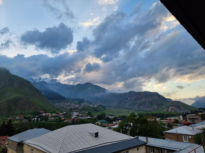 Others 5, Hotel Sweet Night, Kazbegi